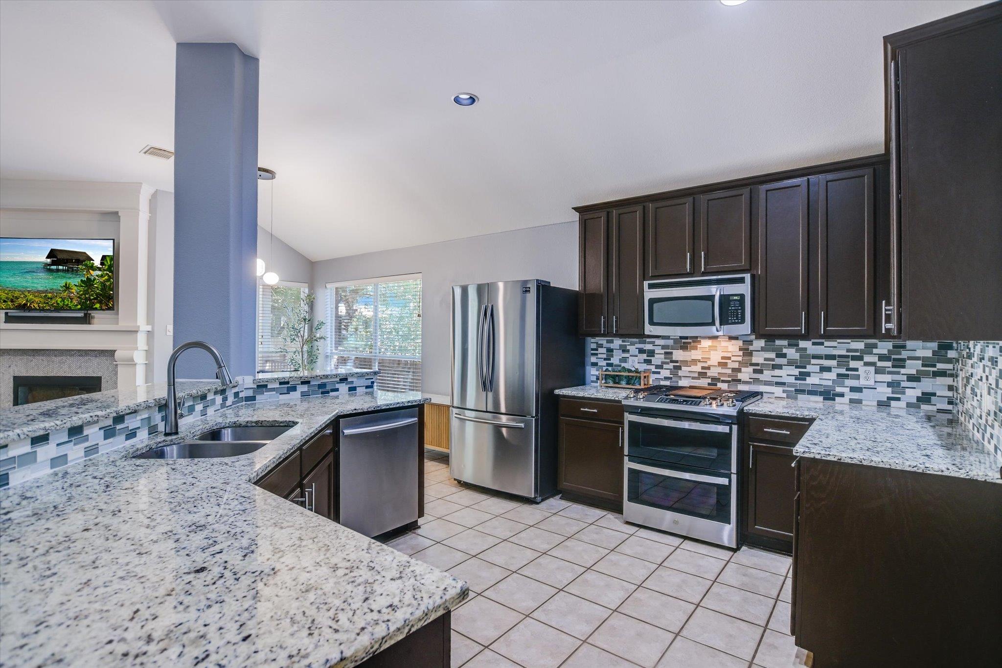 3918 Canyon Glen CIR