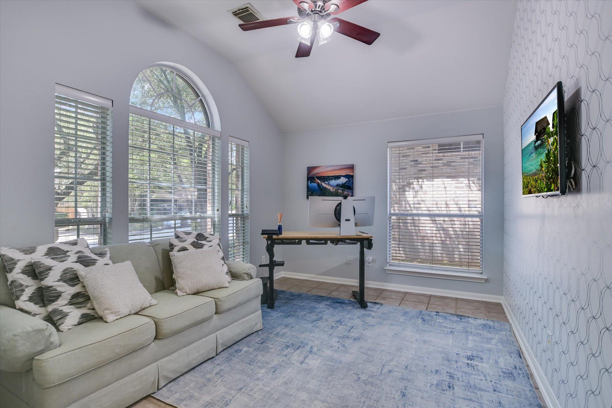 3918 Canyon Glen CIR