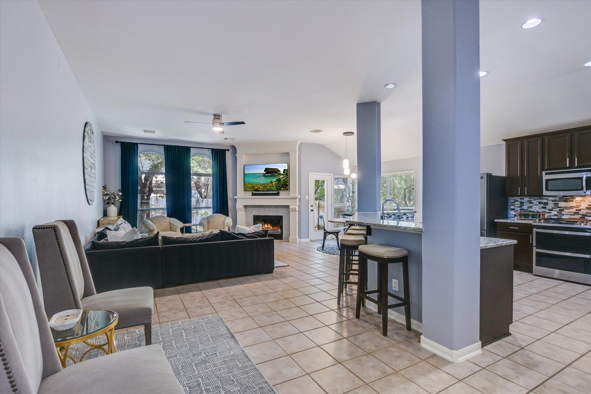 3918 Canyon Glen CIR