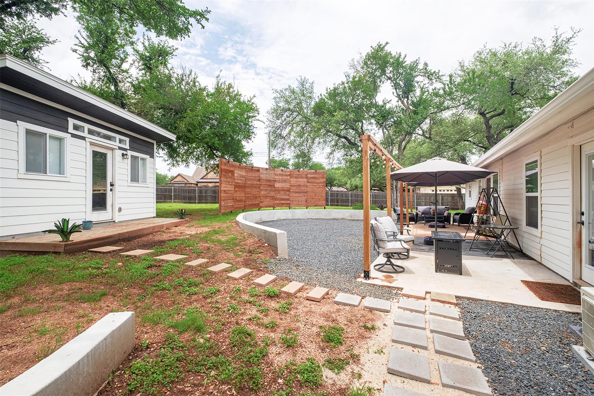 13516 Caldwell DR
