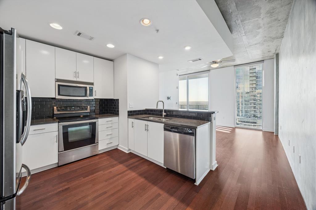360 Nueces ST # 4008