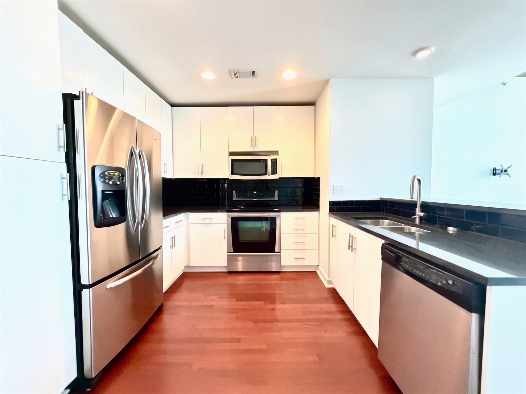 360 Nueces ST # 4008