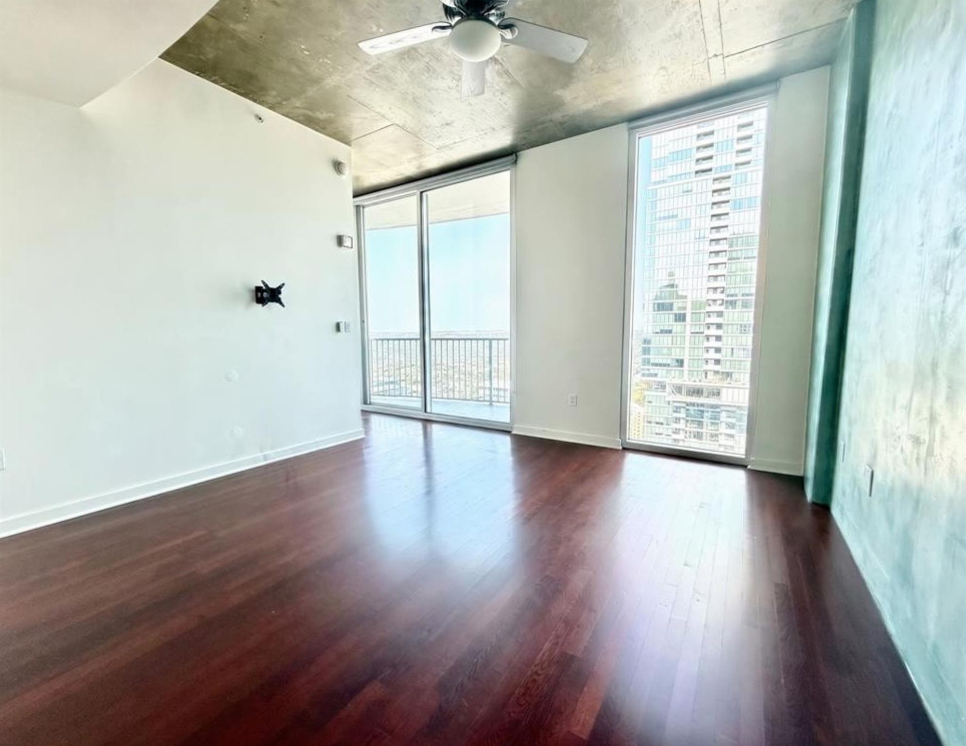 360 Nueces ST # 4008