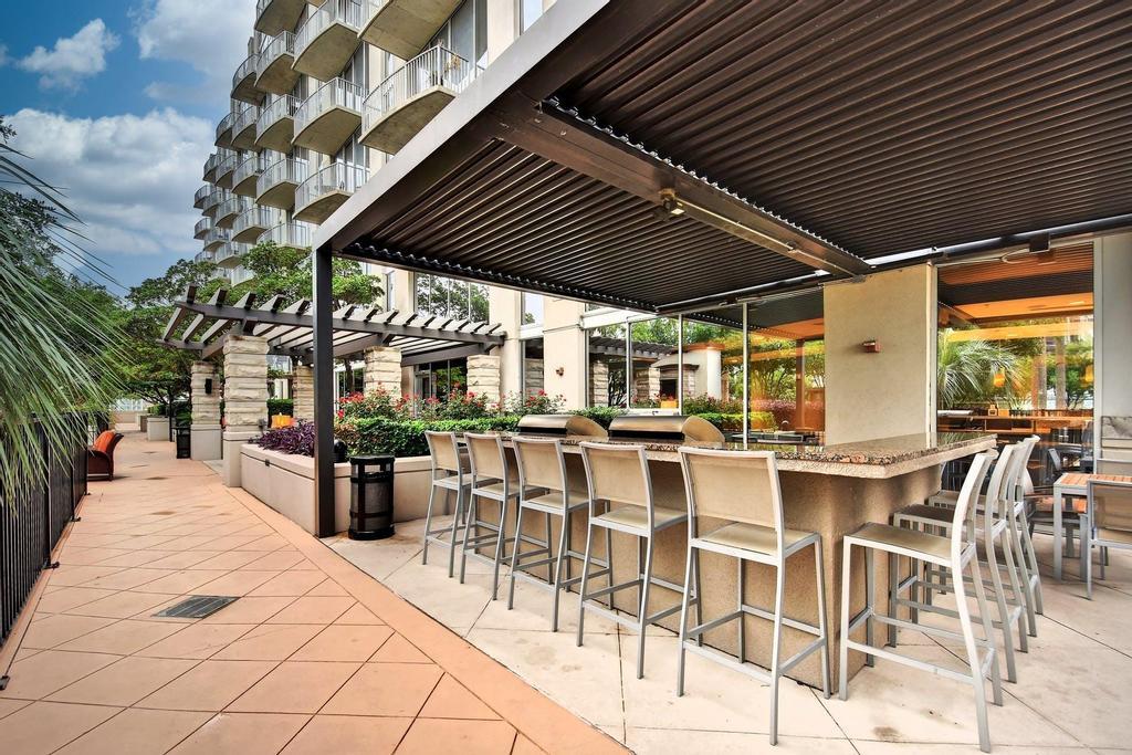 360 Nueces ST # 4008