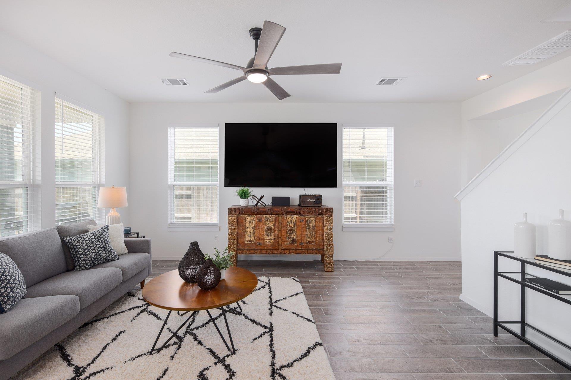 1408 Flint Knapper DR