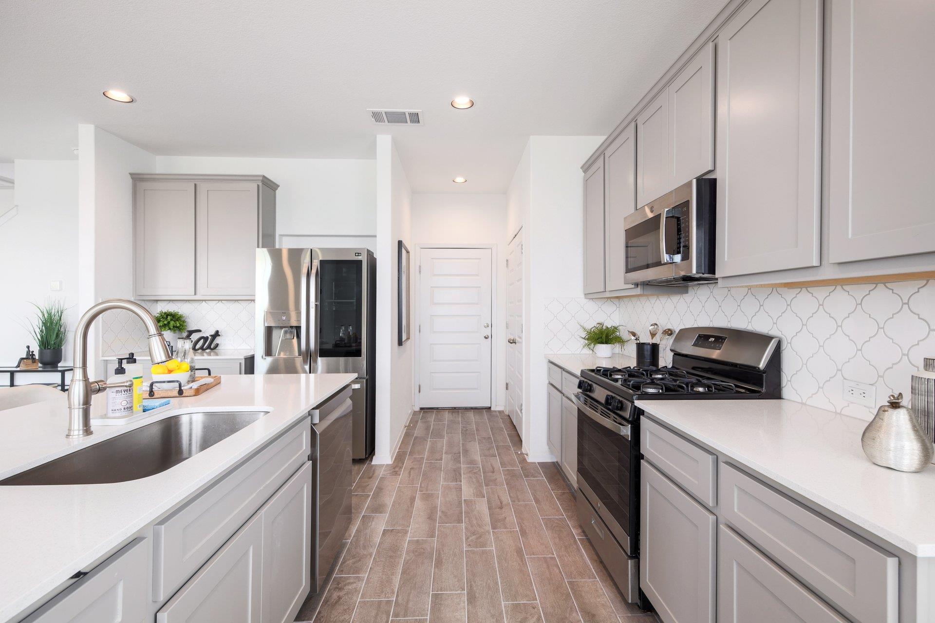 1408 Flint Knapper DR