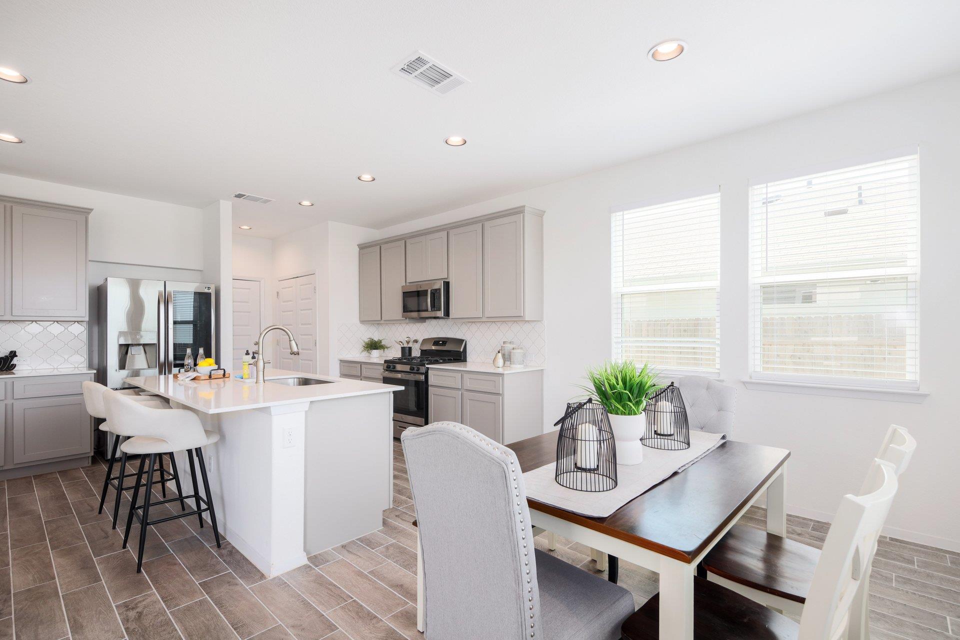 1408 Flint Knapper DR