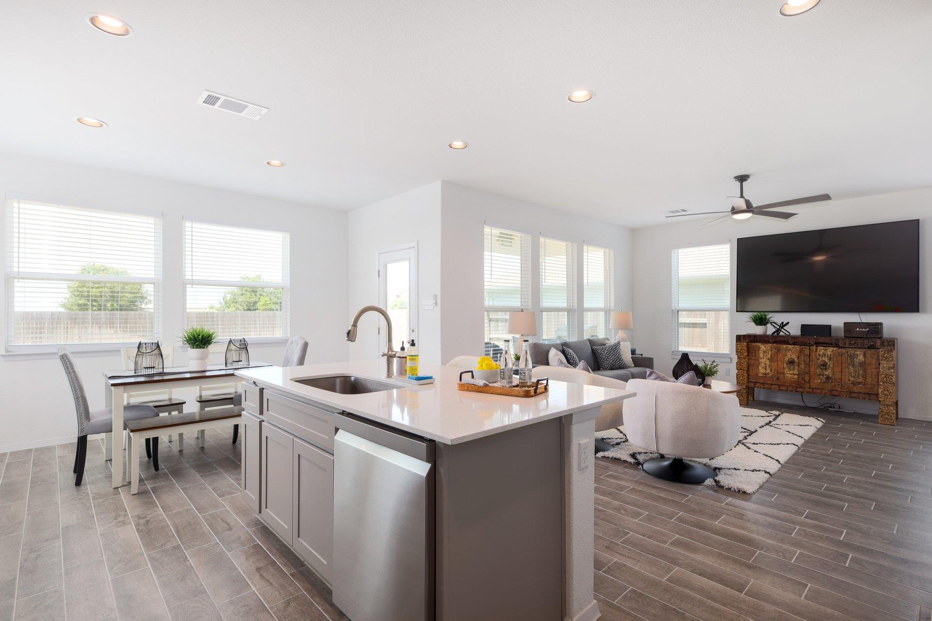 1408 Flint Knapper DR