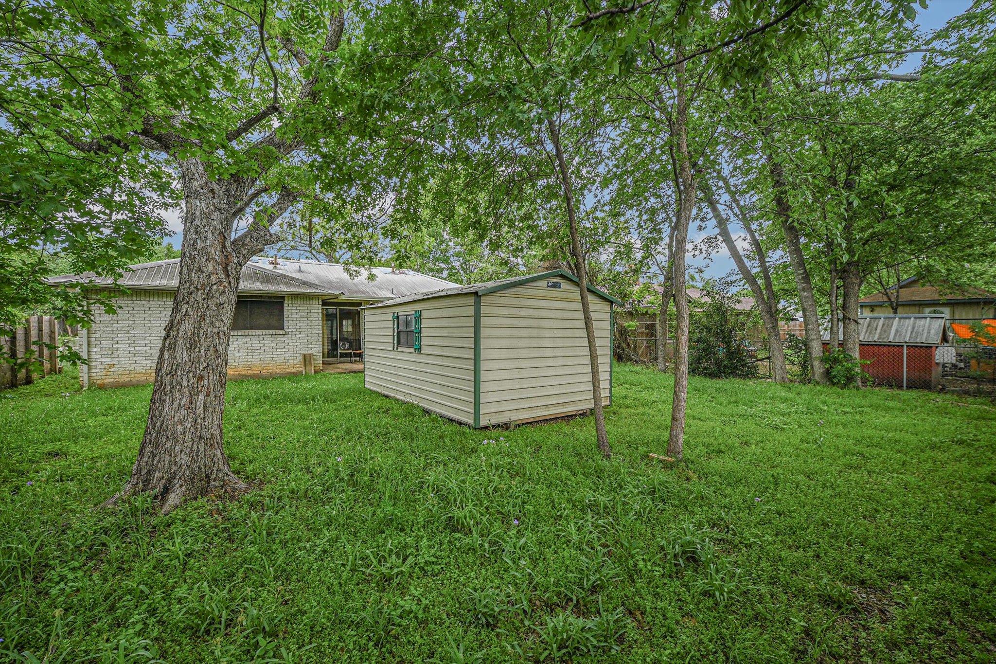 1637 Chippeway LN