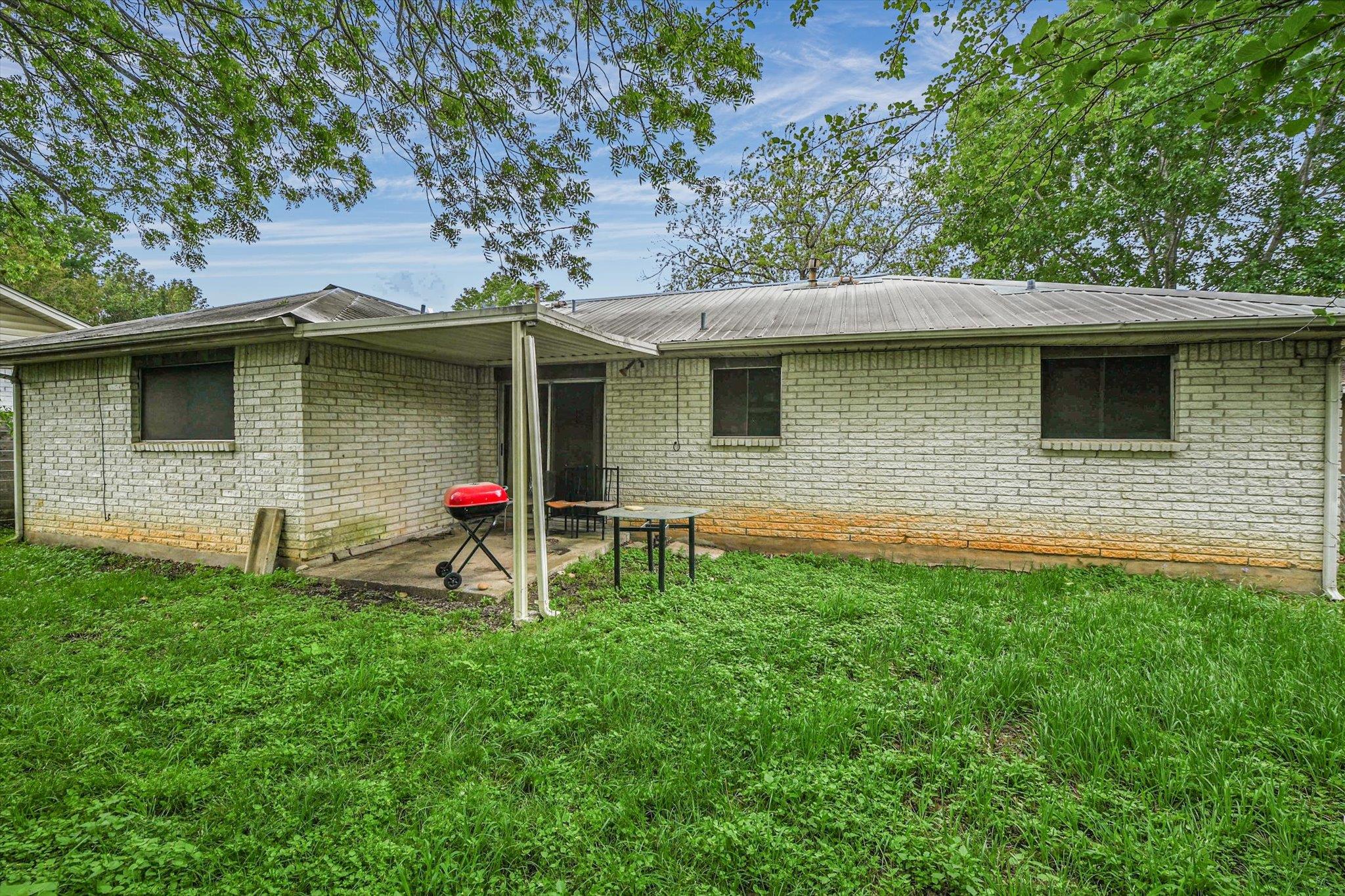 1637 Chippeway LN