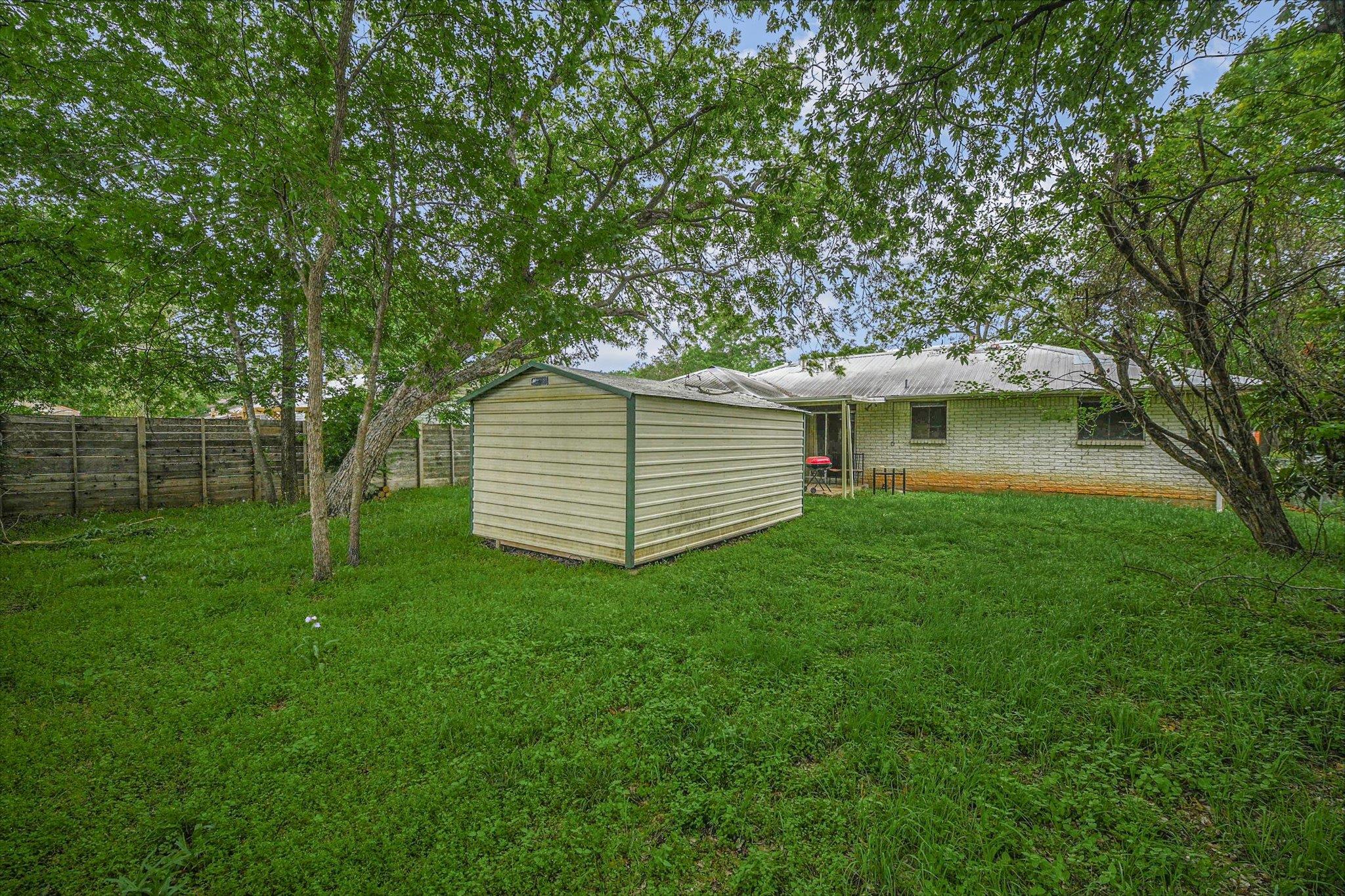 1637 Chippeway LN