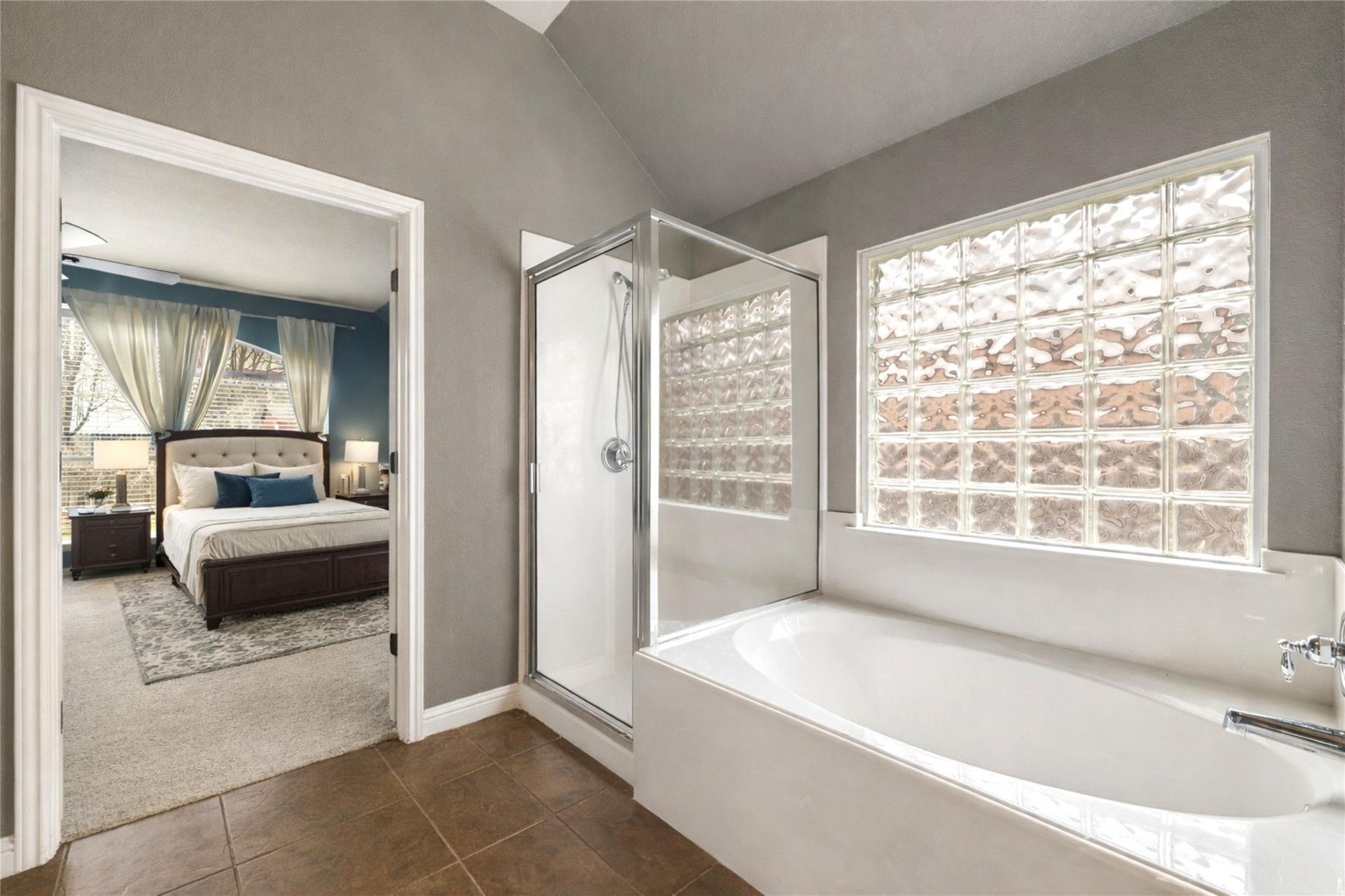 1102 Canyon Maple RD