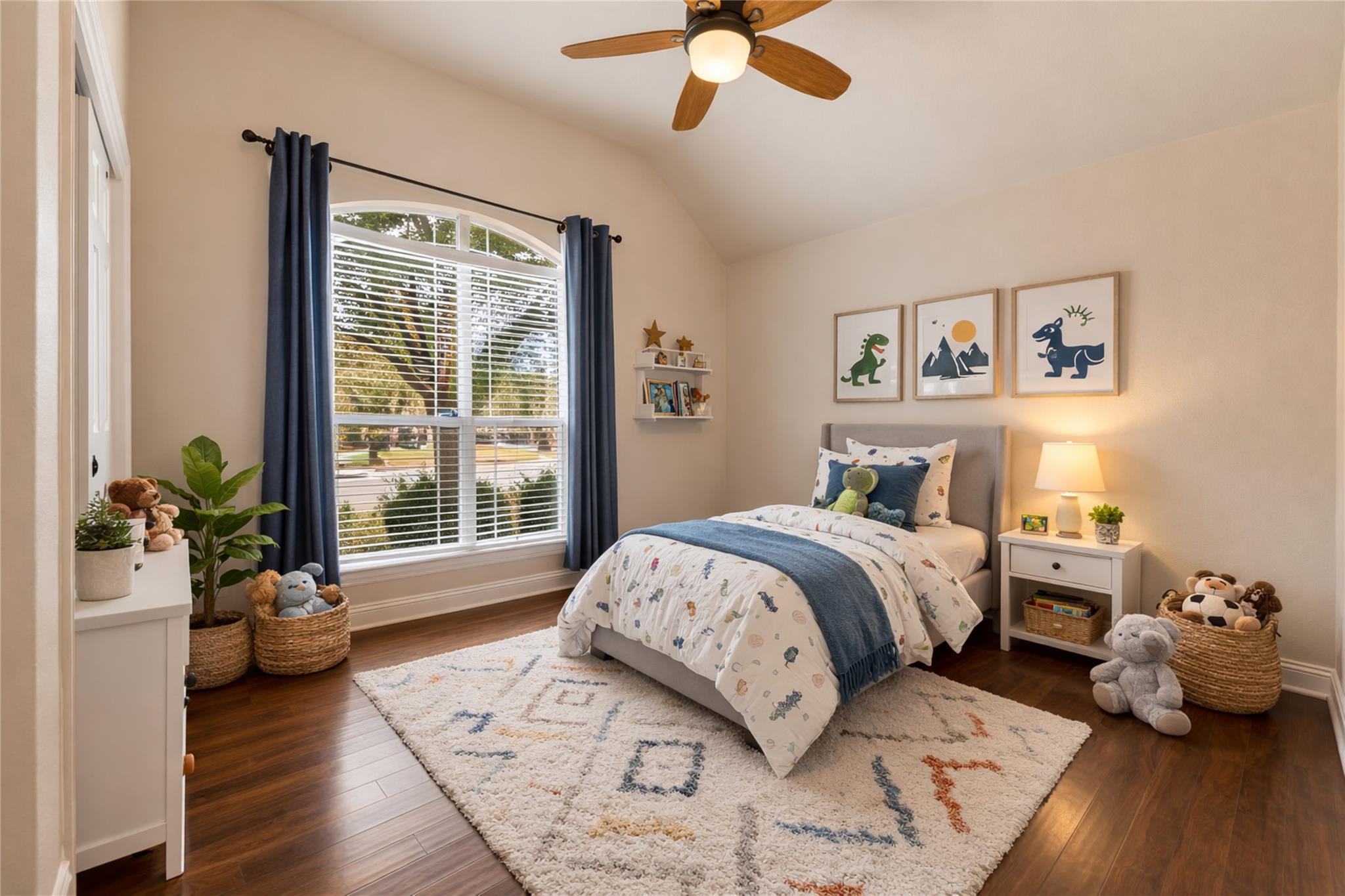 1102 Canyon Maple RD