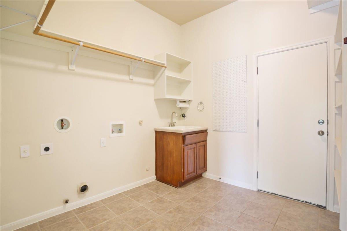 102 Country View WAY