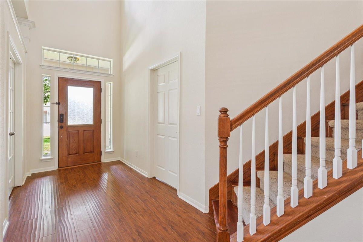 102 Country View WAY