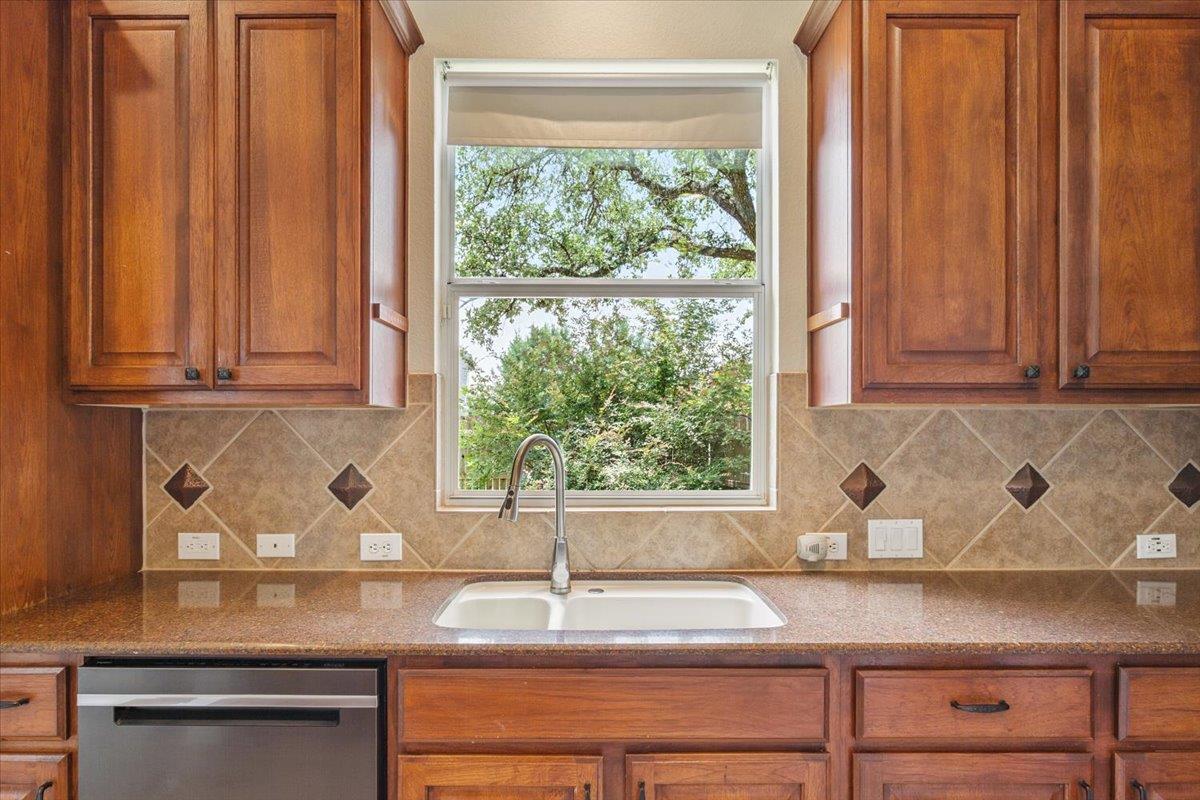 102 Country View WAY