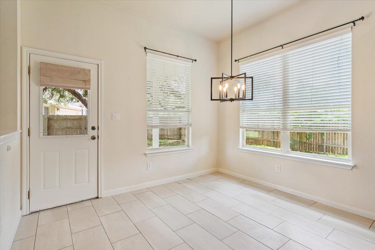 102 Country View WAY