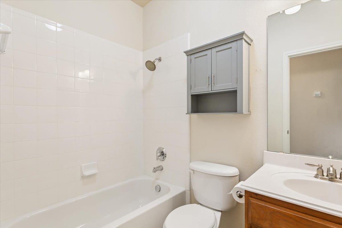 102 Country View WAY