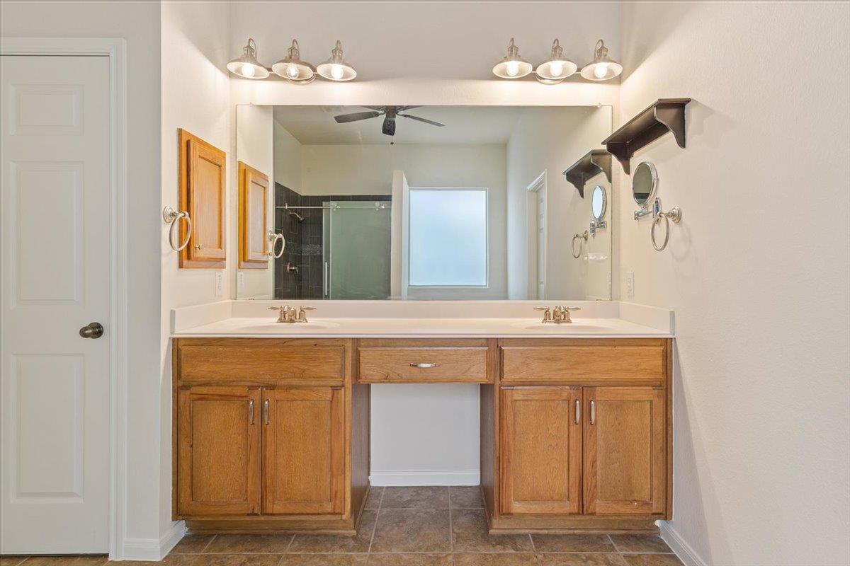 102 Country View WAY