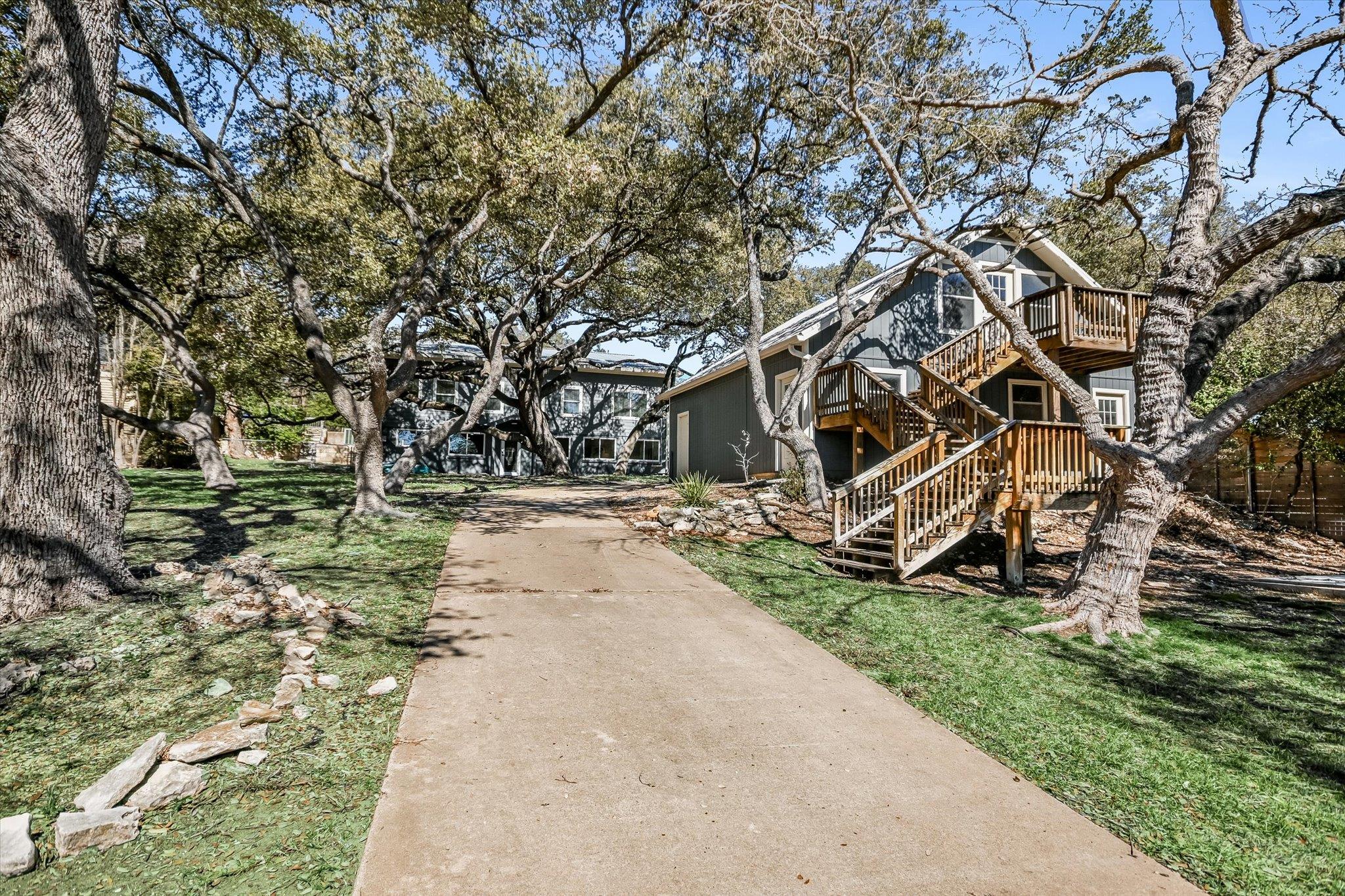 6111 Hudson Bend RD RD