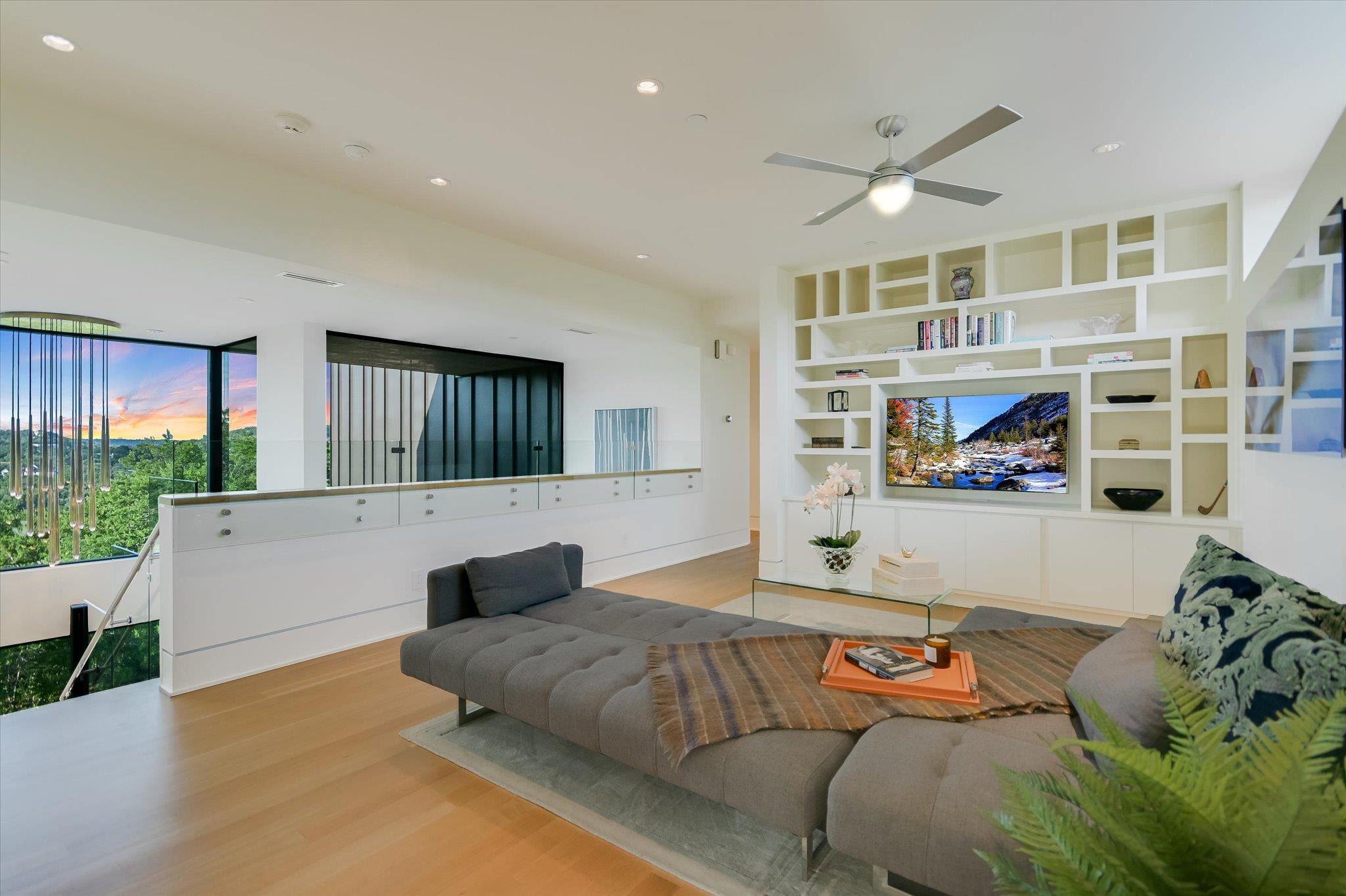 901 Terrace Mountain DR