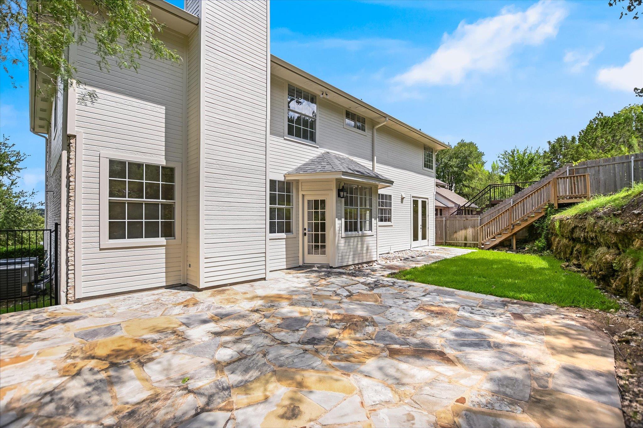 7716 Lakewood DR