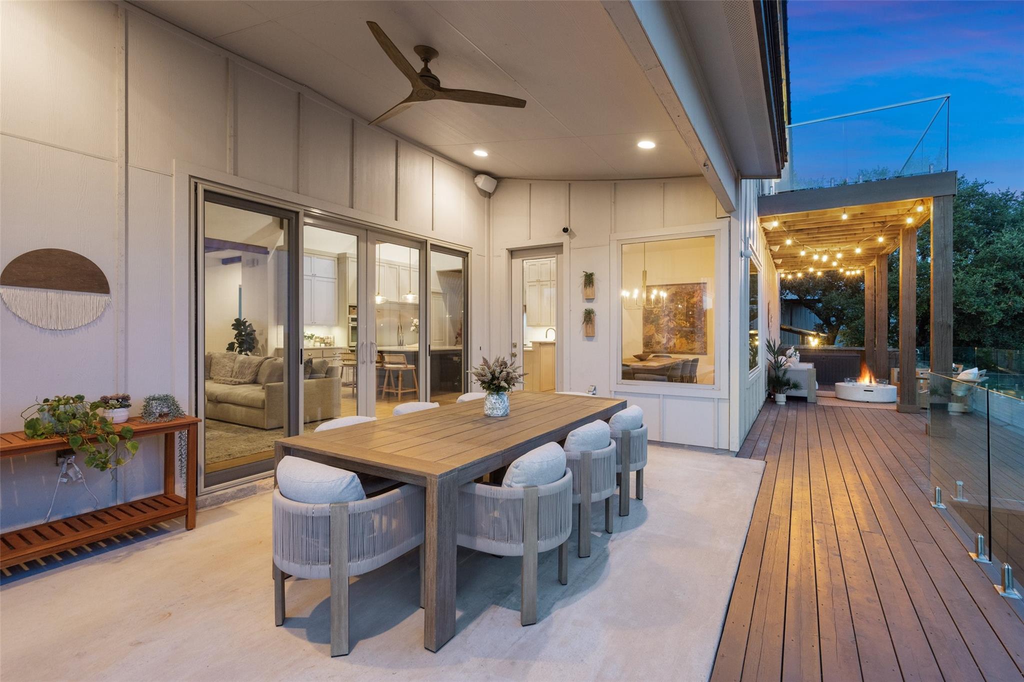 1302 Sparrow LN