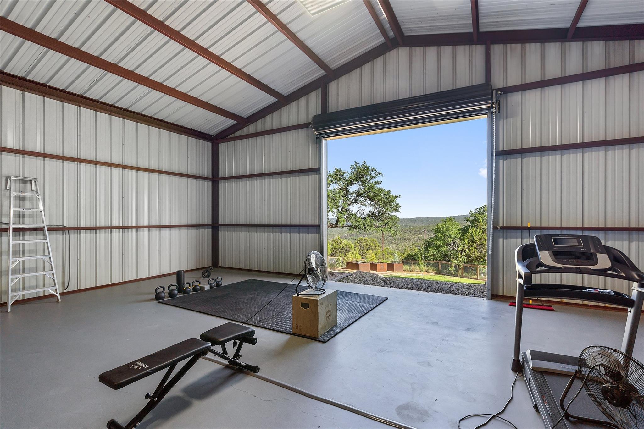1302 Sparrow LN