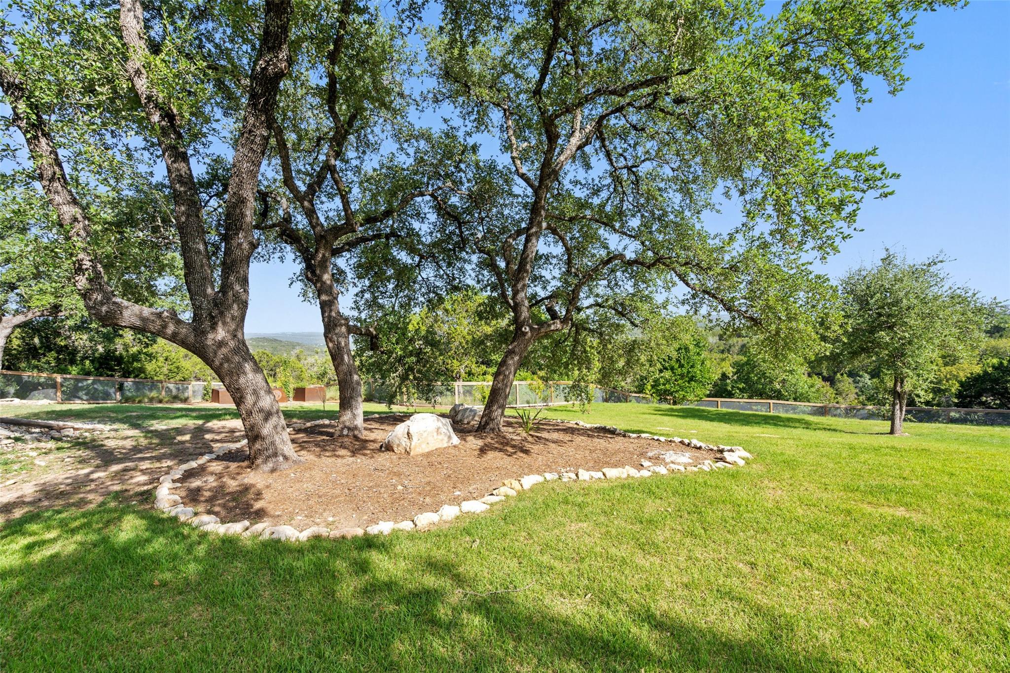 1302 Sparrow LN