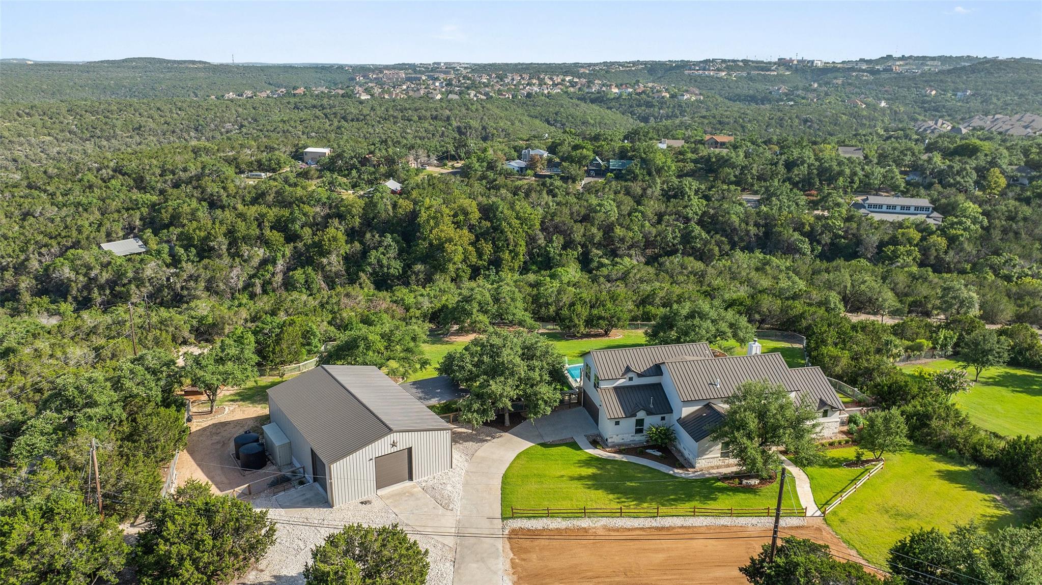 1302 Sparrow LN
