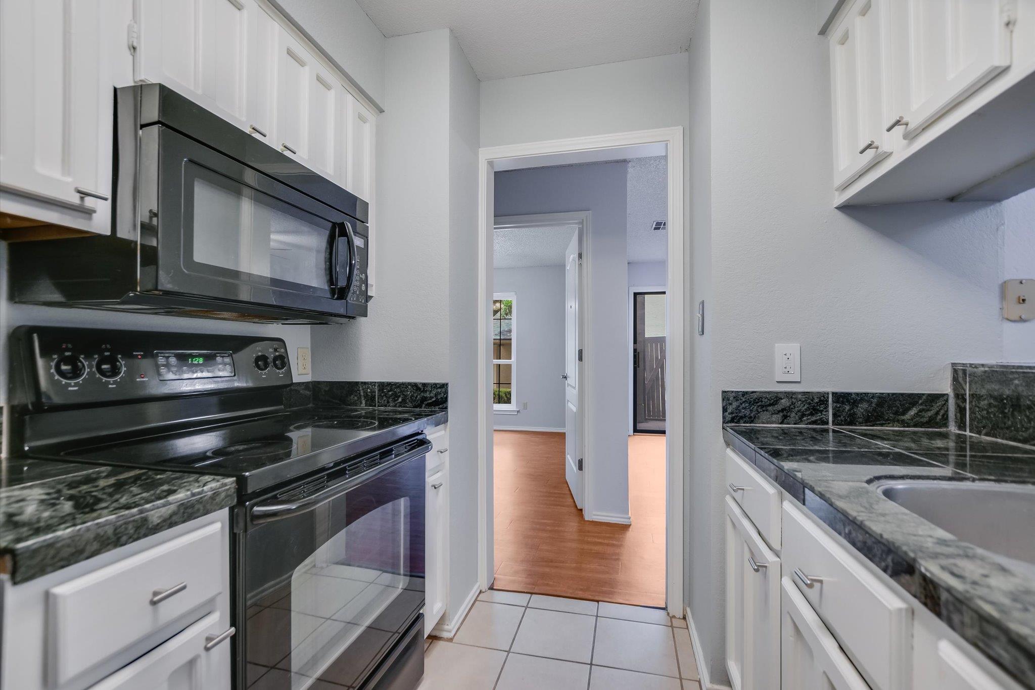 1202 Thorpe LN # 407