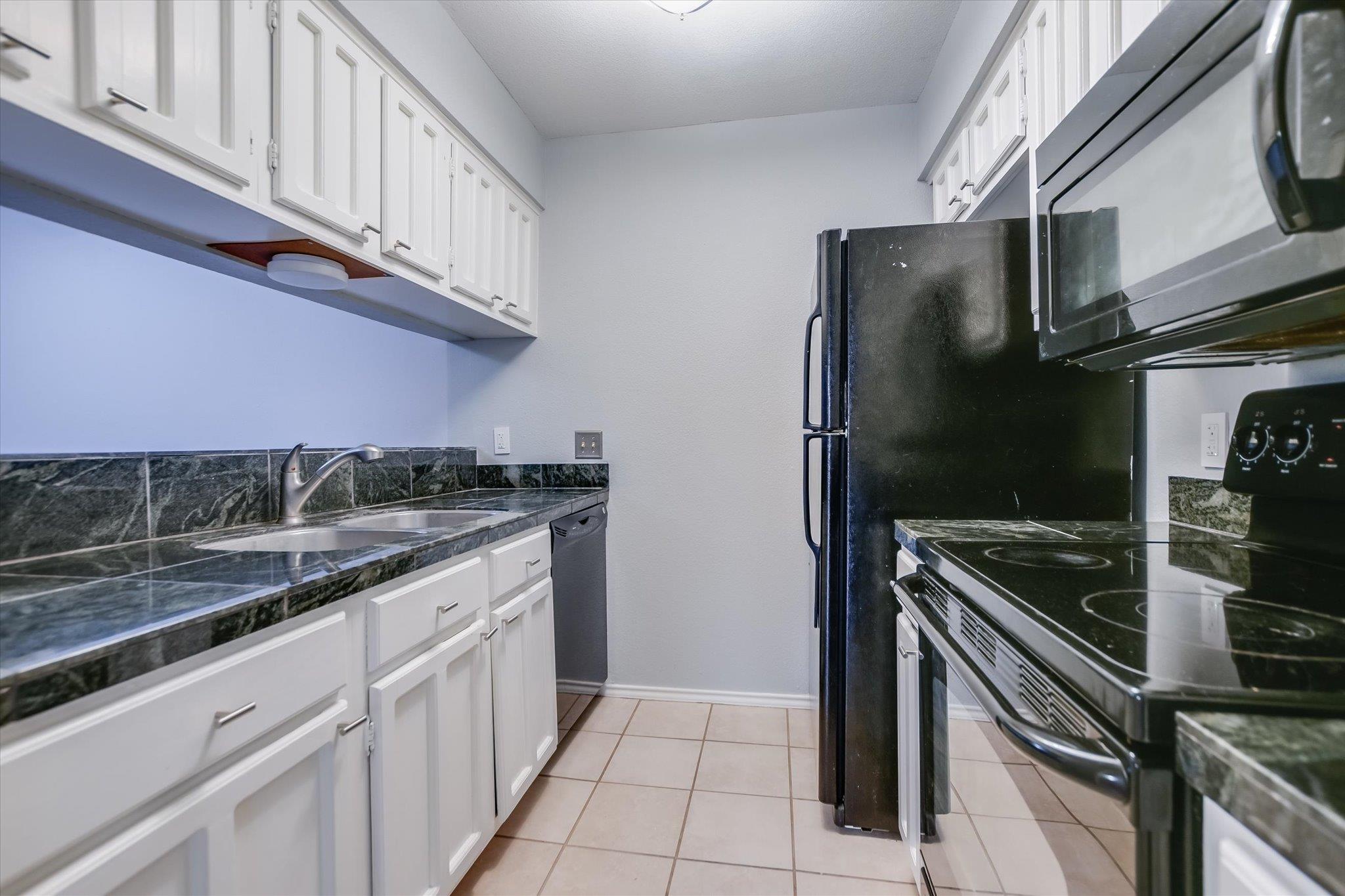 1202 Thorpe LN # 407