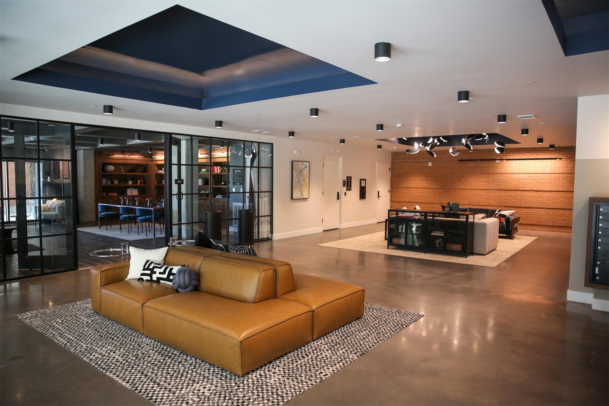 4315 S South Congress Ave # 207