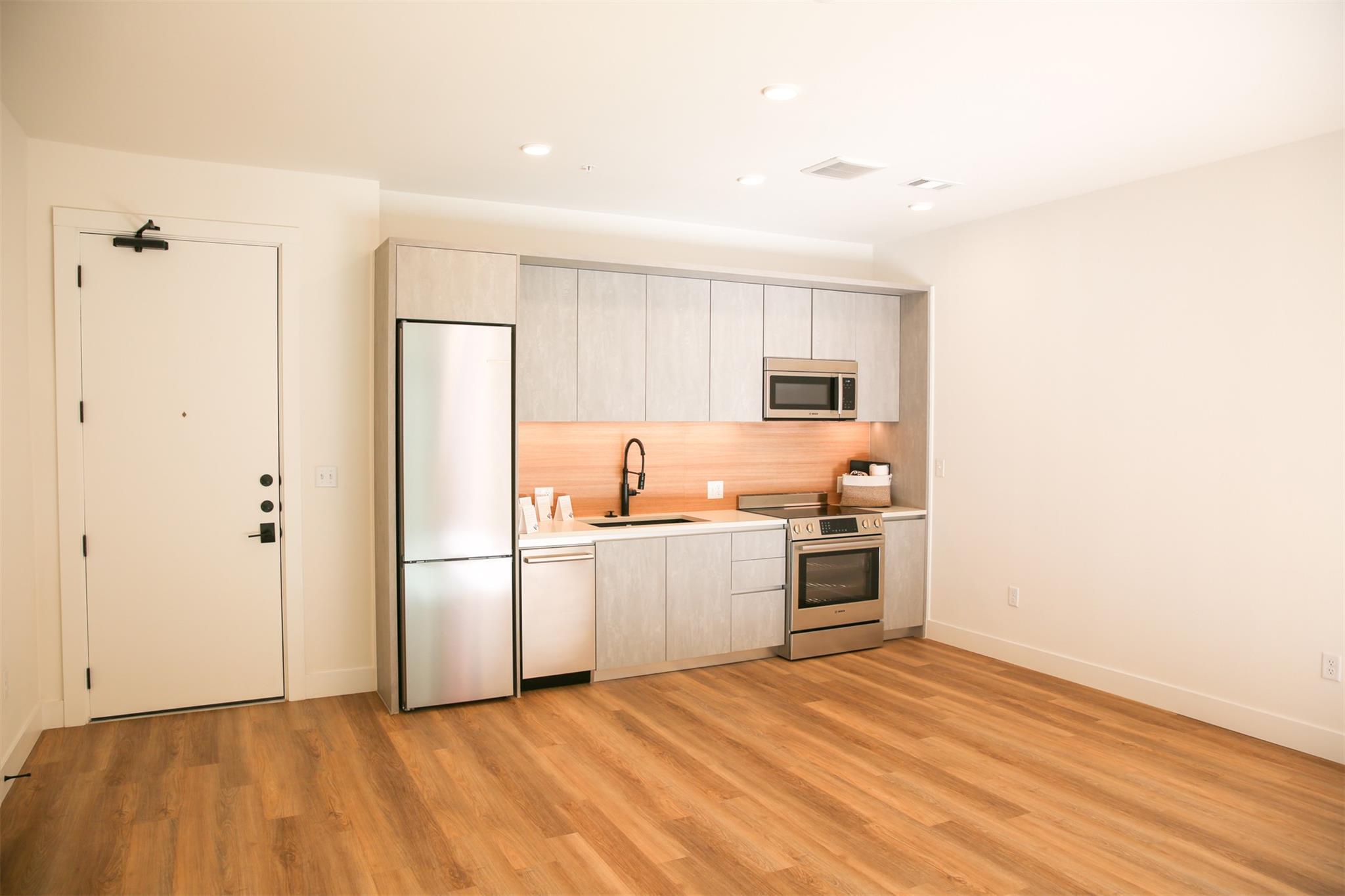 4315 S South Congress Ave # 207