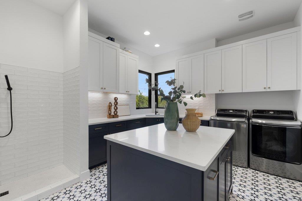 6316 Caudill LN
