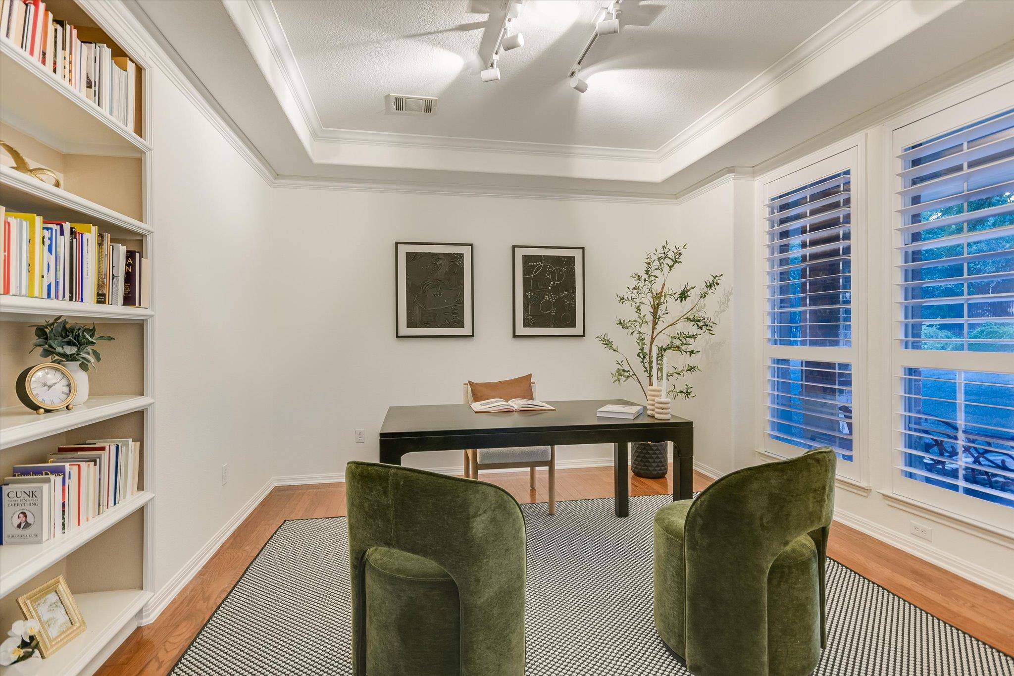 17120 Northlake Hills DR