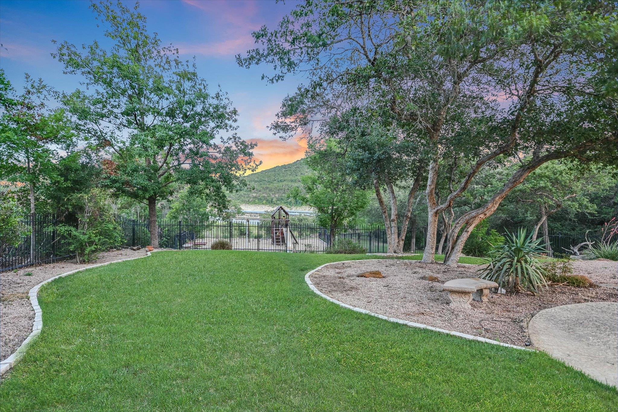 17120 Northlake Hills DR