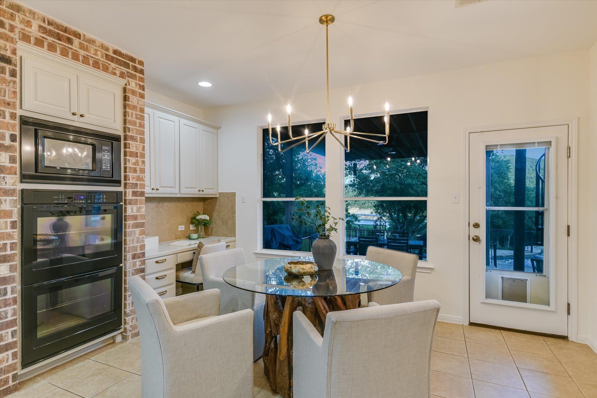 17120 Northlake Hills DR