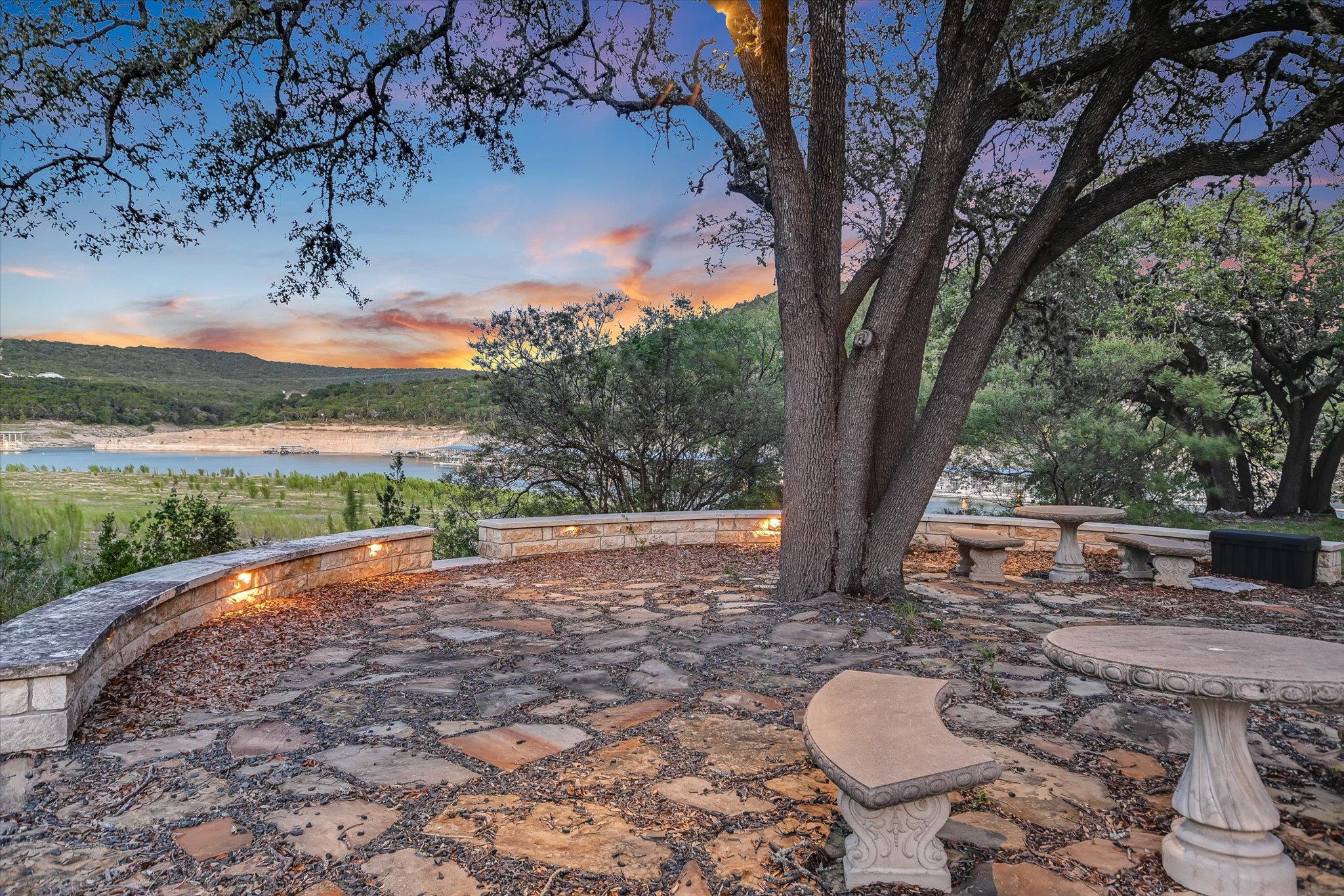 17120 Northlake Hills DR