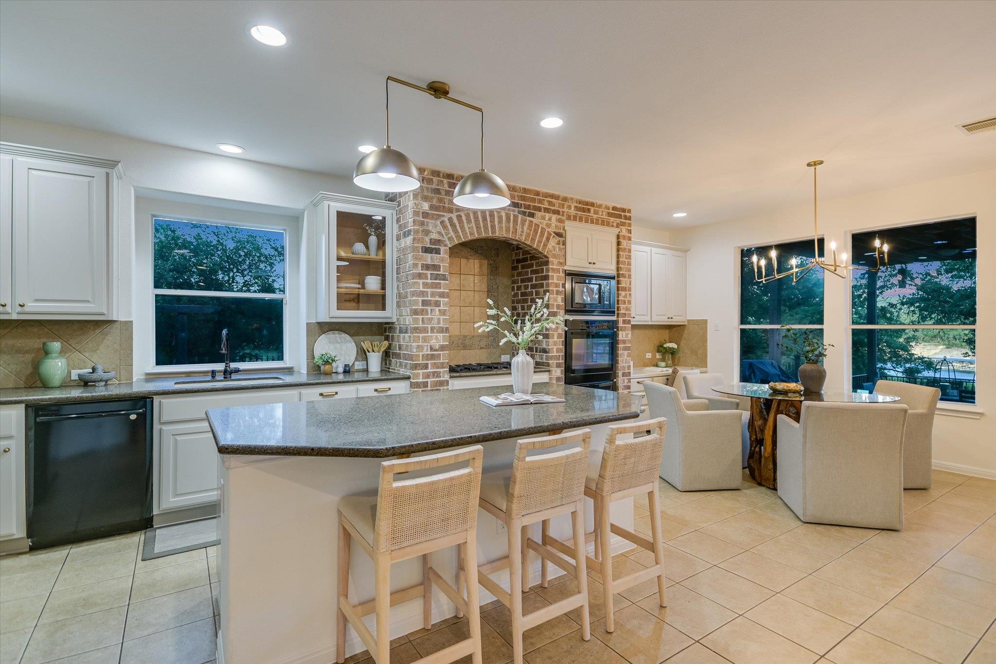 17120 Northlake Hills DR