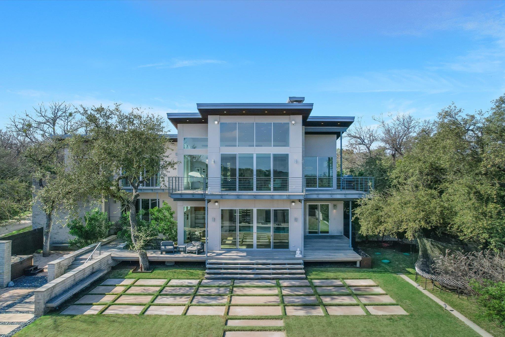 16 Sundown PKWY