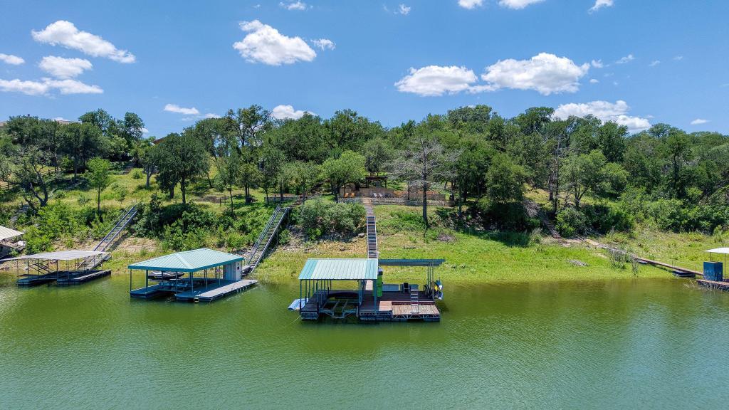 25400 Cove DR