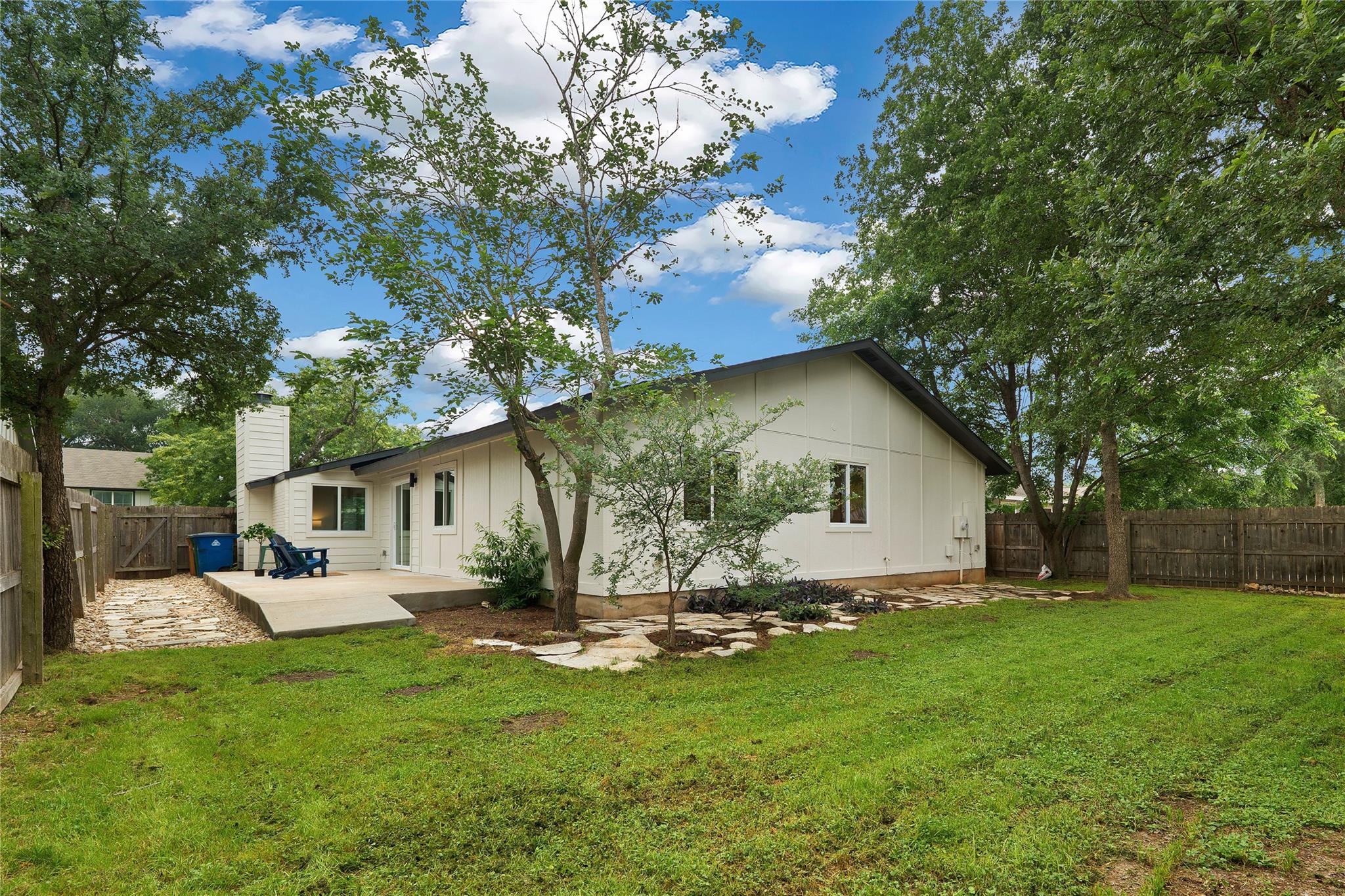 3810 Leafield DR