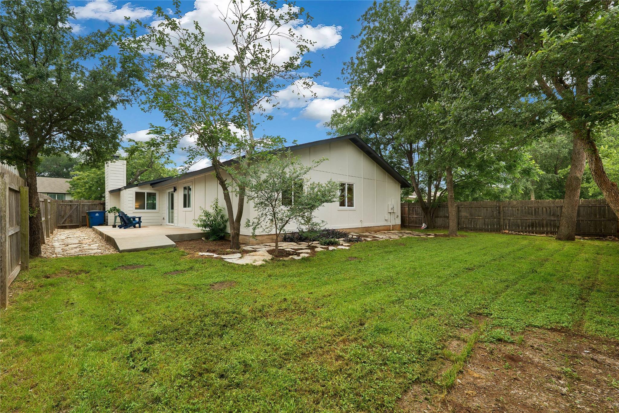 3810 Leafield DR