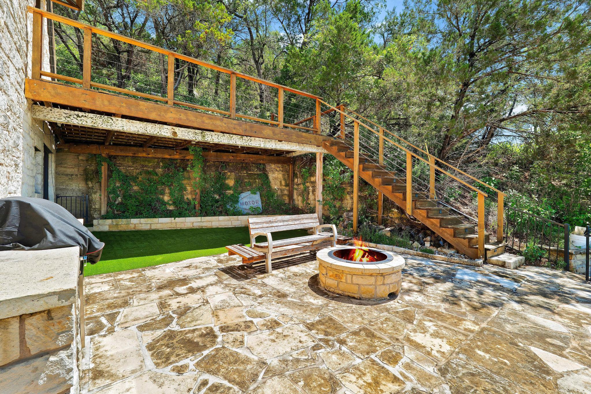 13906 Skyline DR