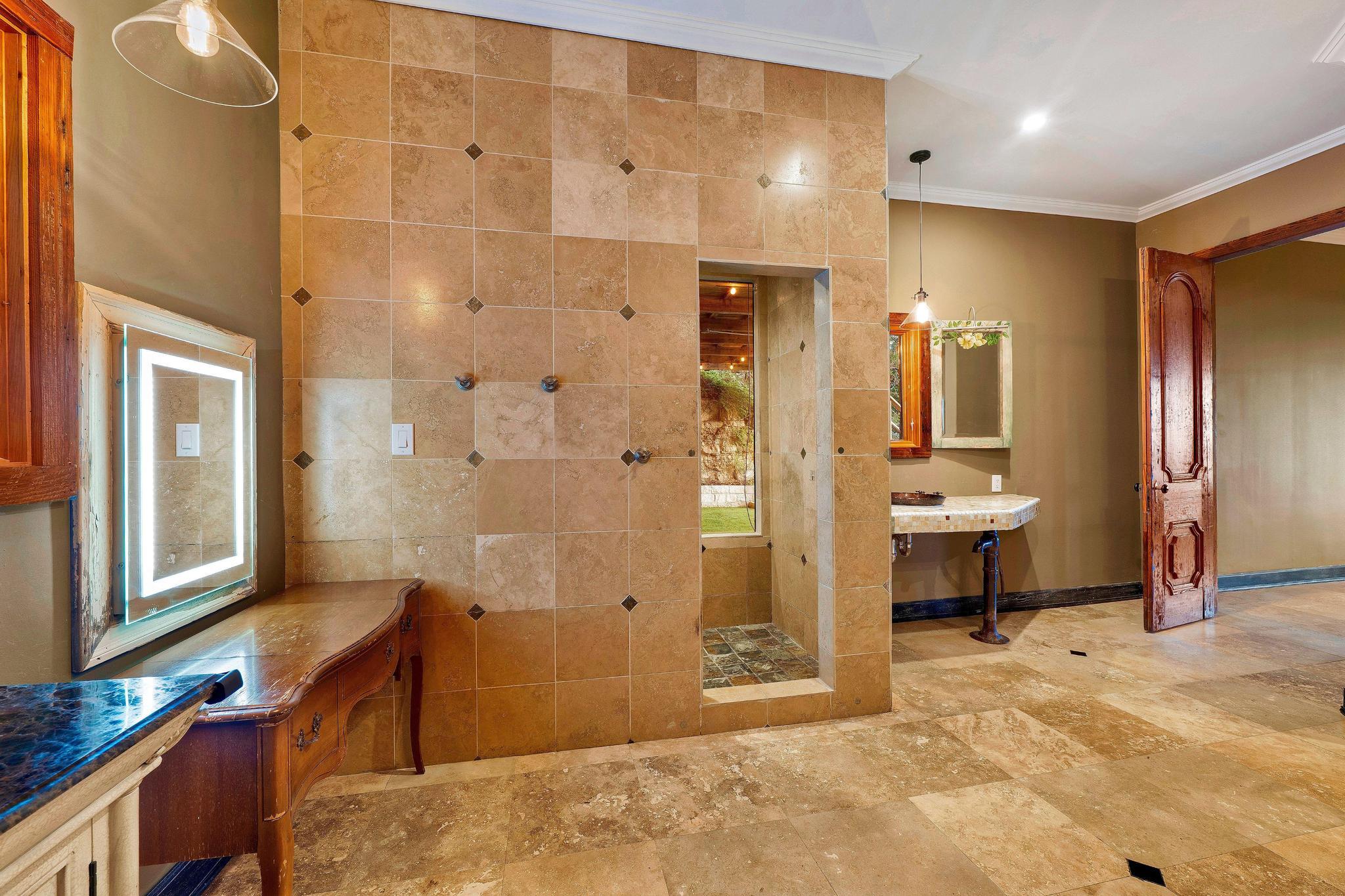 13906 Skyline DR