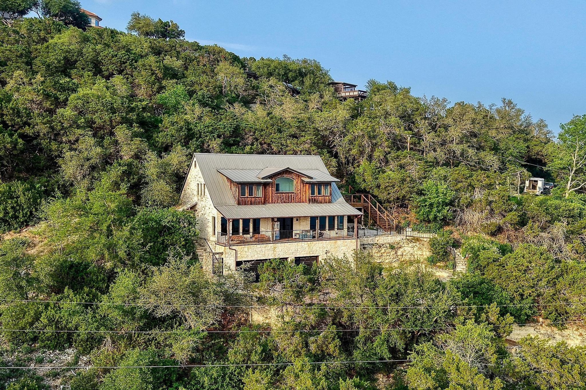 13906 Skyline DR