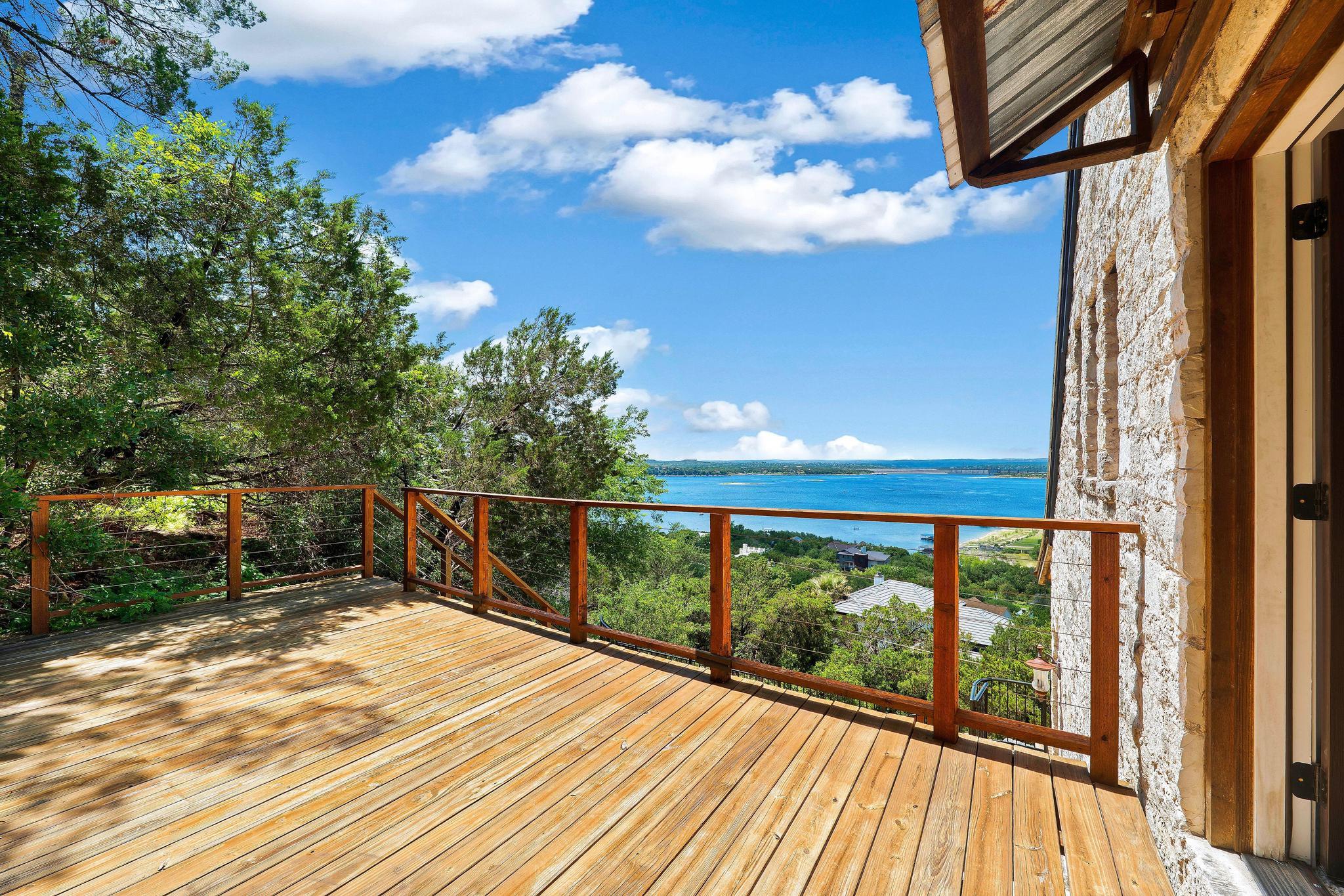 13906 Skyline DR