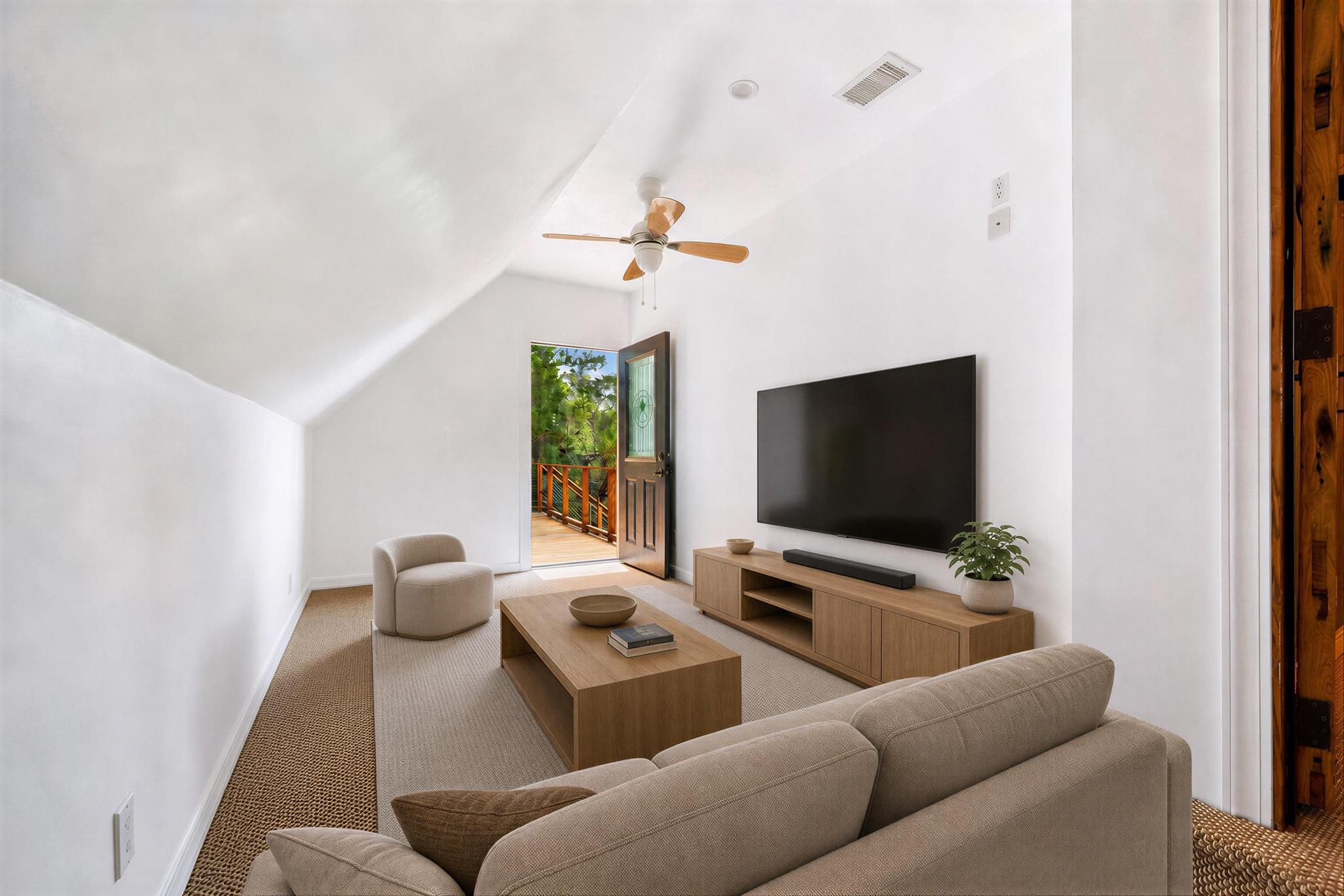 13906 Skyline DR
