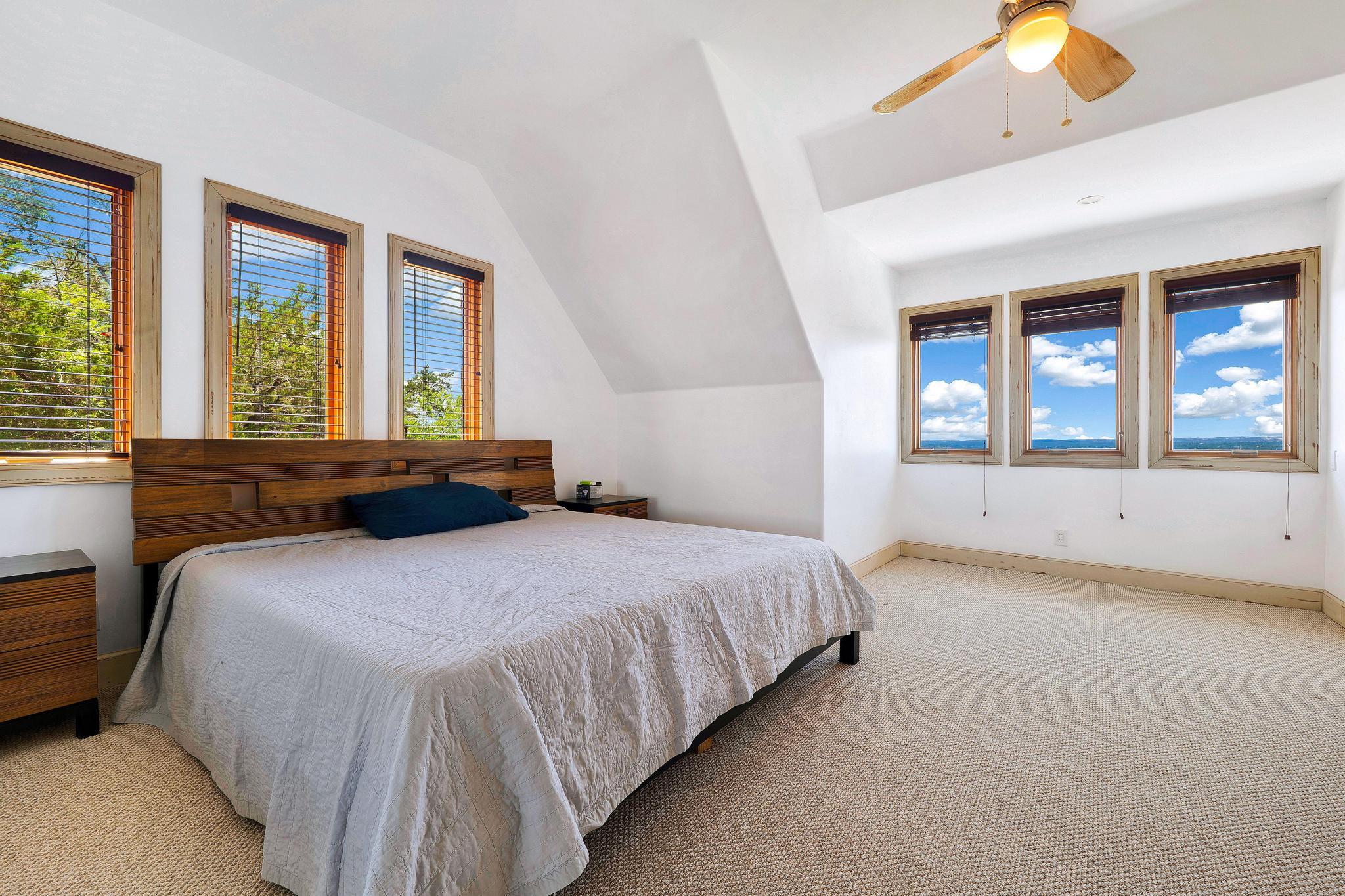 13906 Skyline DR